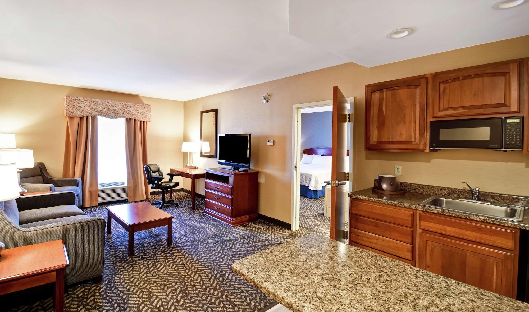 Hampton Inn Chicopee - Springfield Exterior photo