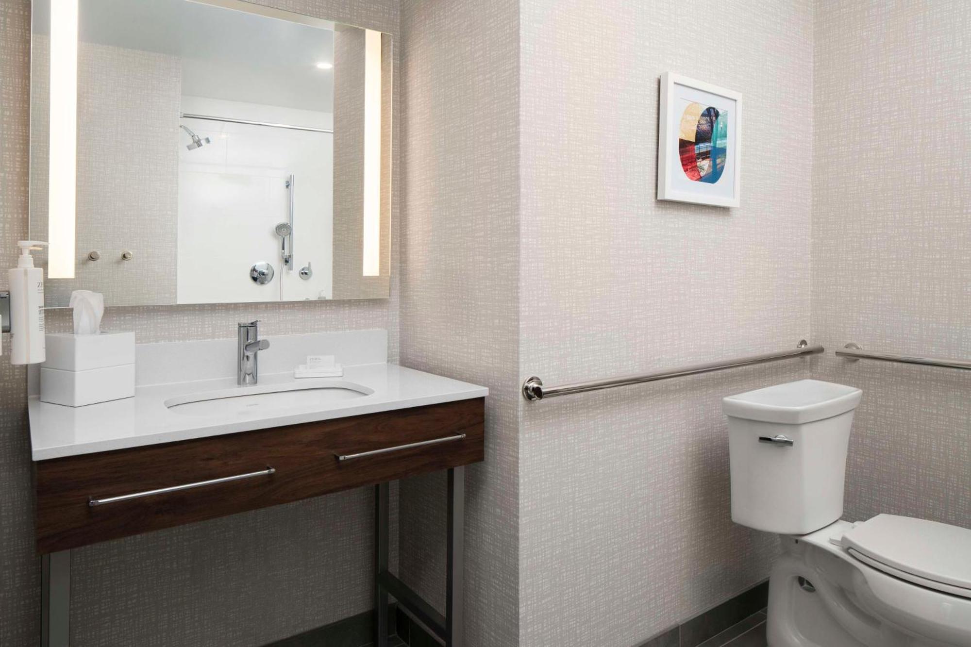 Hampton Inn Chicopee - Springfield Exterior photo