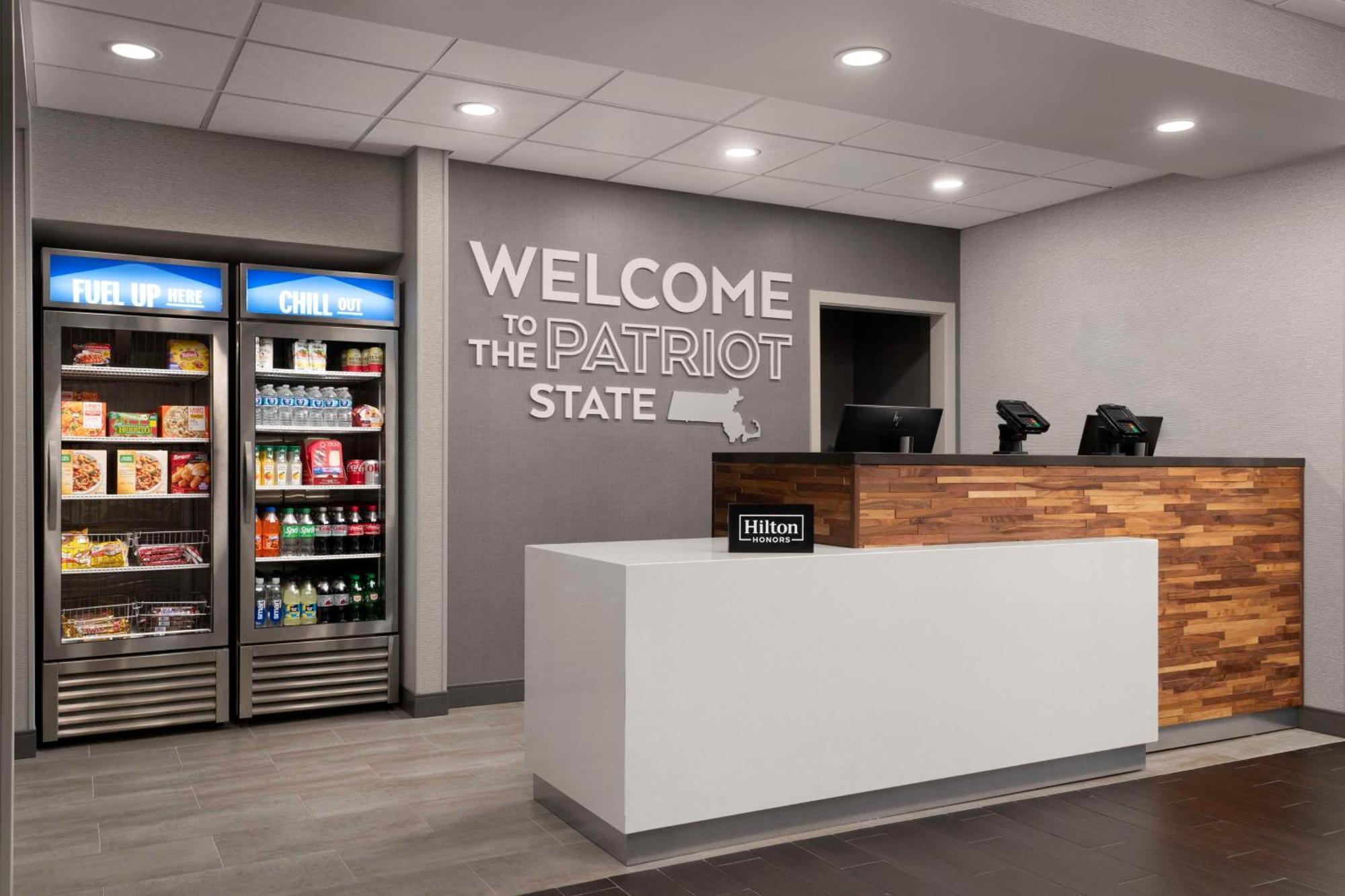 Hampton Inn Chicopee - Springfield Exterior photo