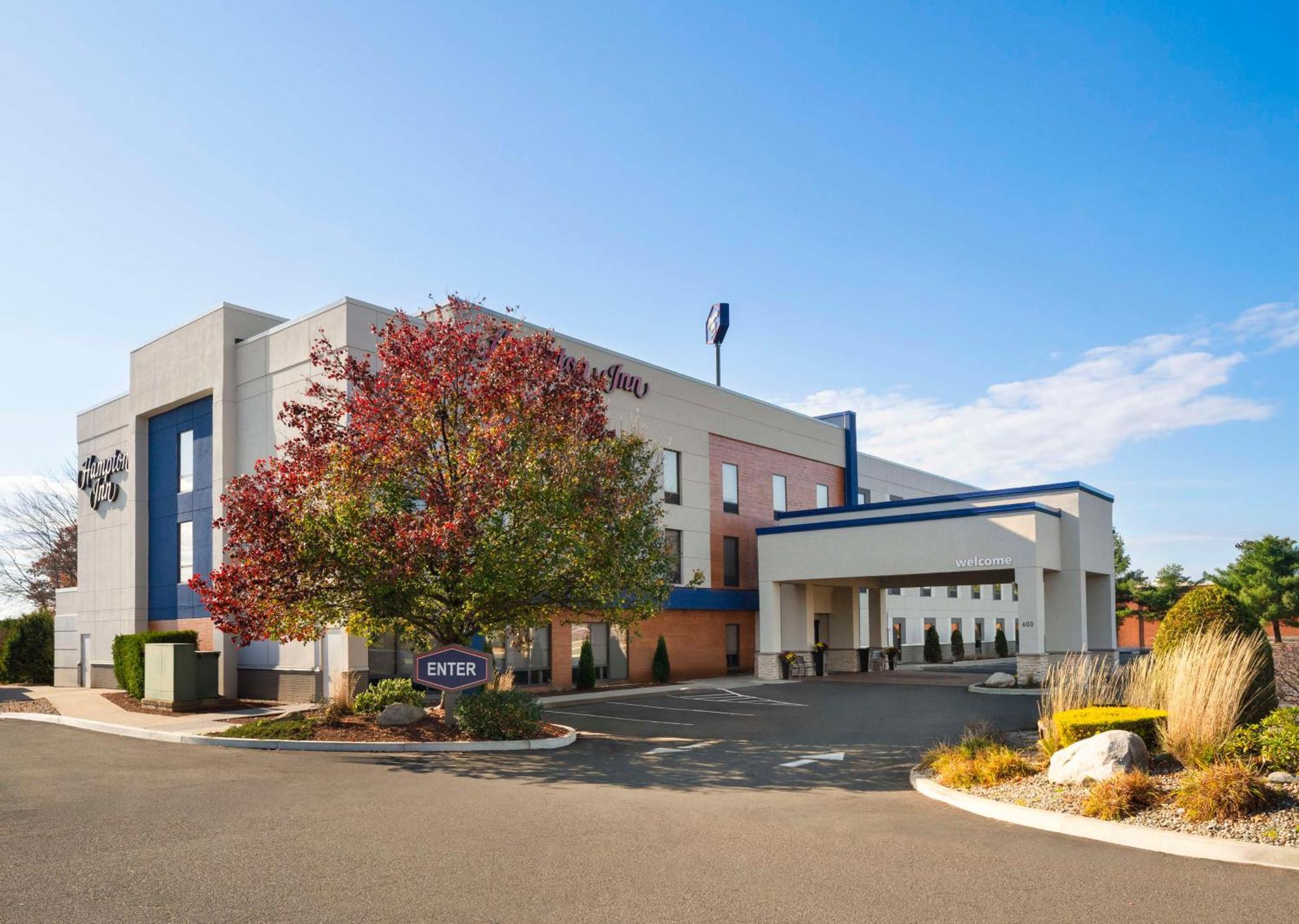 Hampton Inn Chicopee - Springfield Exterior photo
