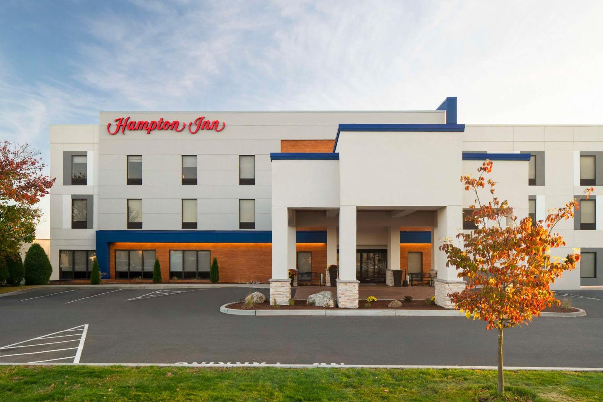 Hampton Inn Chicopee - Springfield Exterior photo