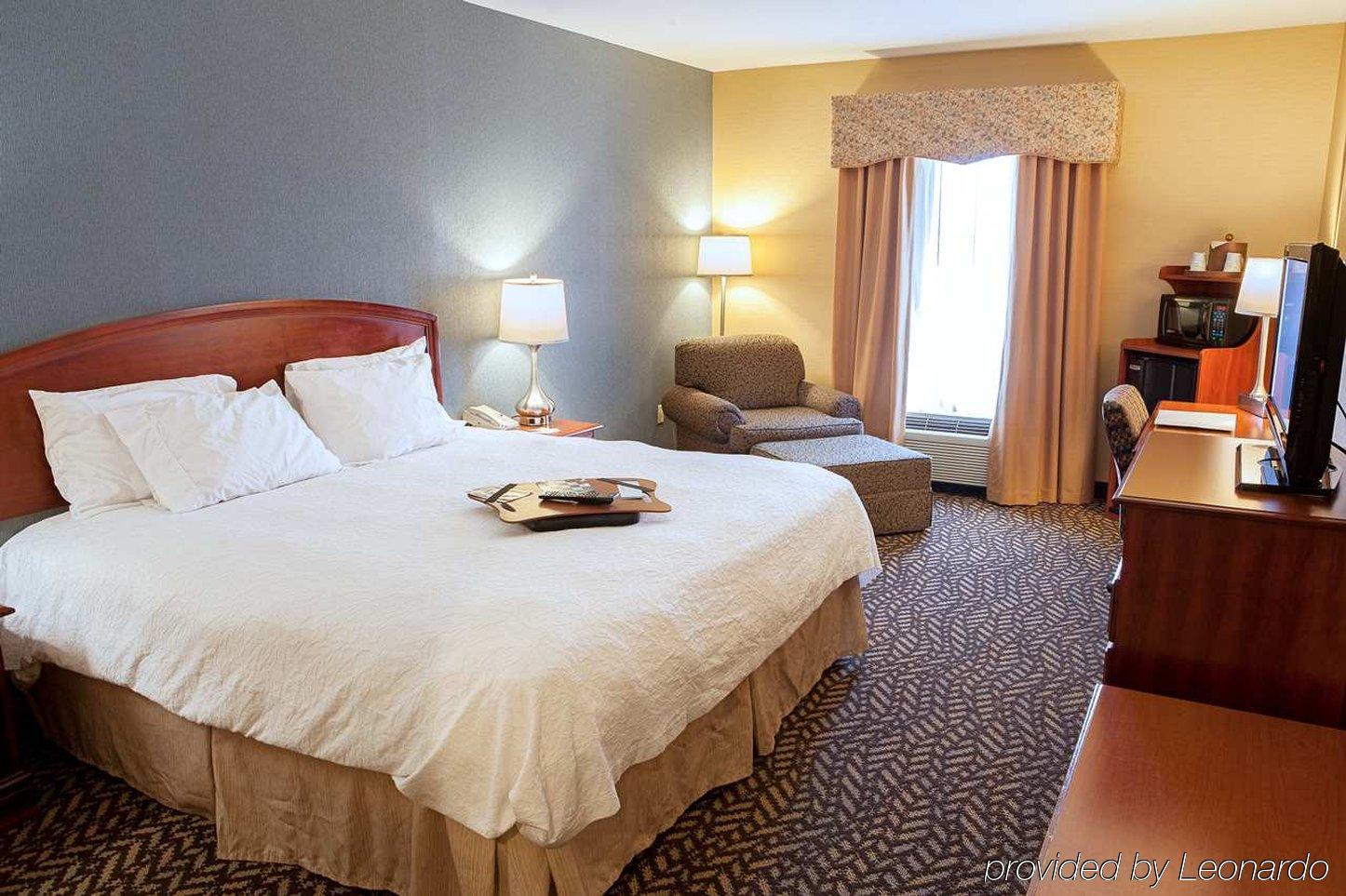 Hampton Inn Chicopee - Springfield Exterior photo