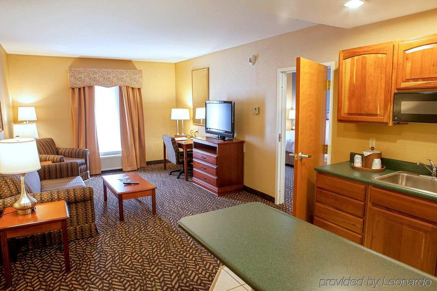 Hampton Inn Chicopee - Springfield Exterior photo