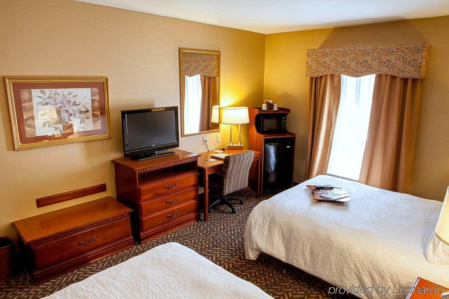 Hampton Inn Chicopee - Springfield Exterior photo