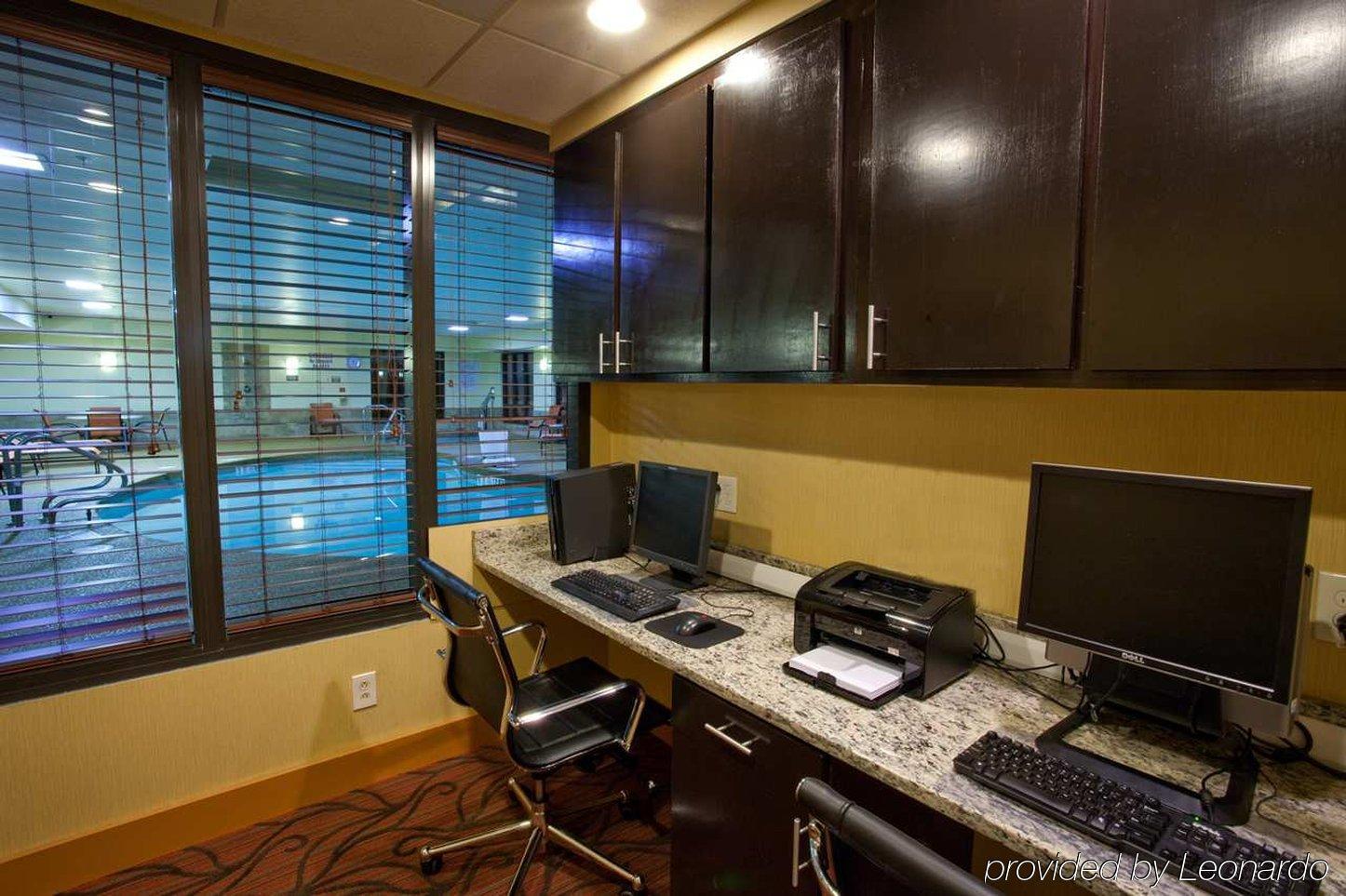 Hampton Inn Chicopee - Springfield Exterior photo