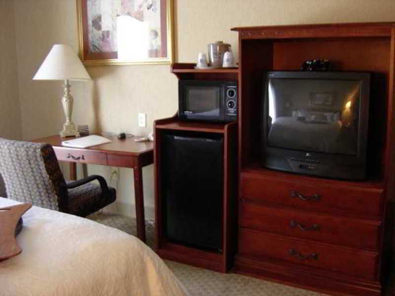 Hampton Inn Chicopee - Springfield Room photo